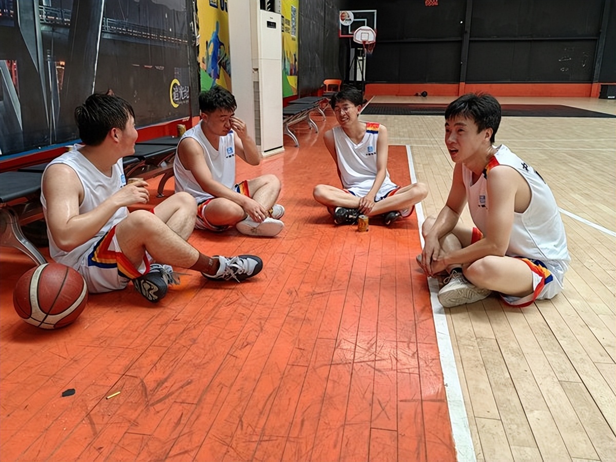 中建一局北京公司举行2022年新老员工篮球对抗赛