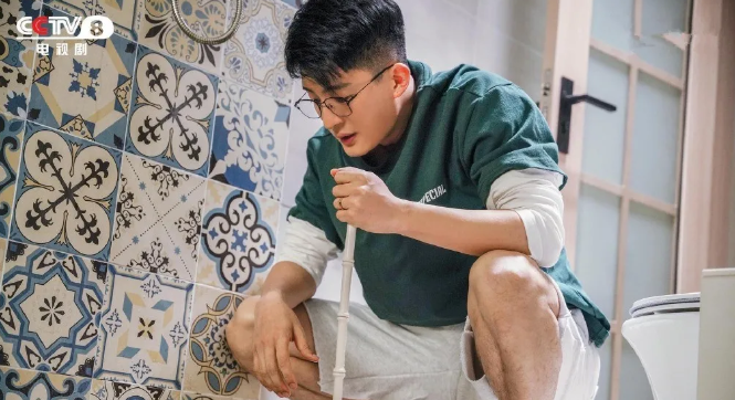 收视第2，没想到，开年第一部“反内卷”大剧，竟是央视放出的