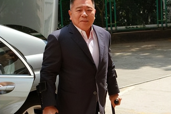 前半生波折后半生享福，嫁残疾富豪，13年后的黎姿才是人生赢家