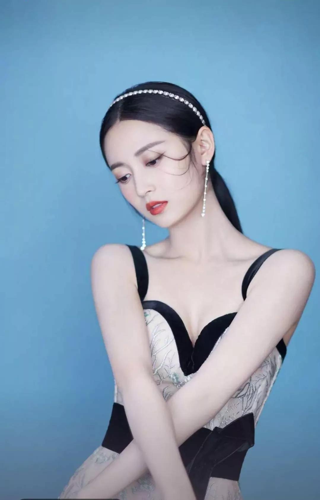 手机桌面，明星陈钰琪、金晨和张钧甯