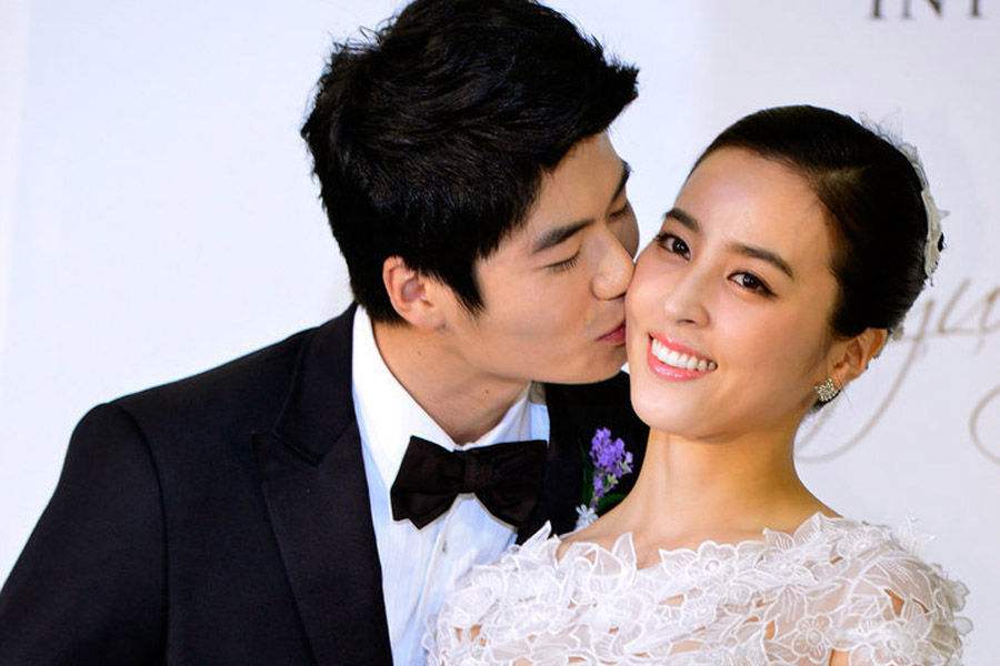 韩惠珍和前男友相恋8年分手转身嫁给小7岁的韩足老公育有一孩