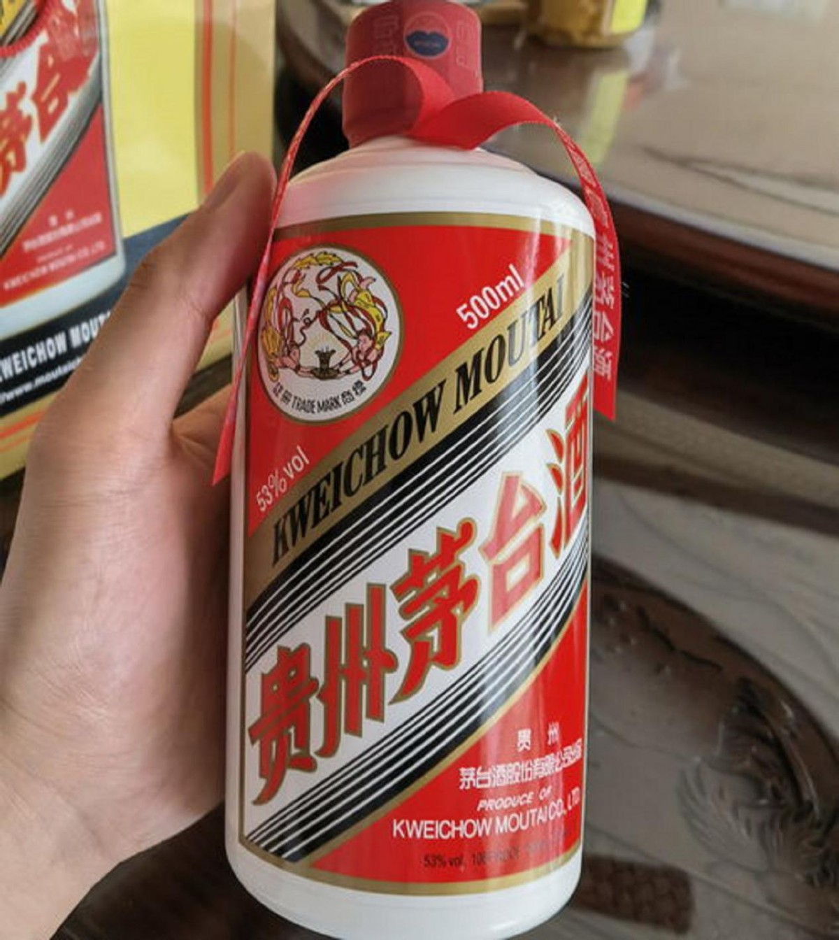 飞天茅台市场价多少钱一瓶同为茅台酒