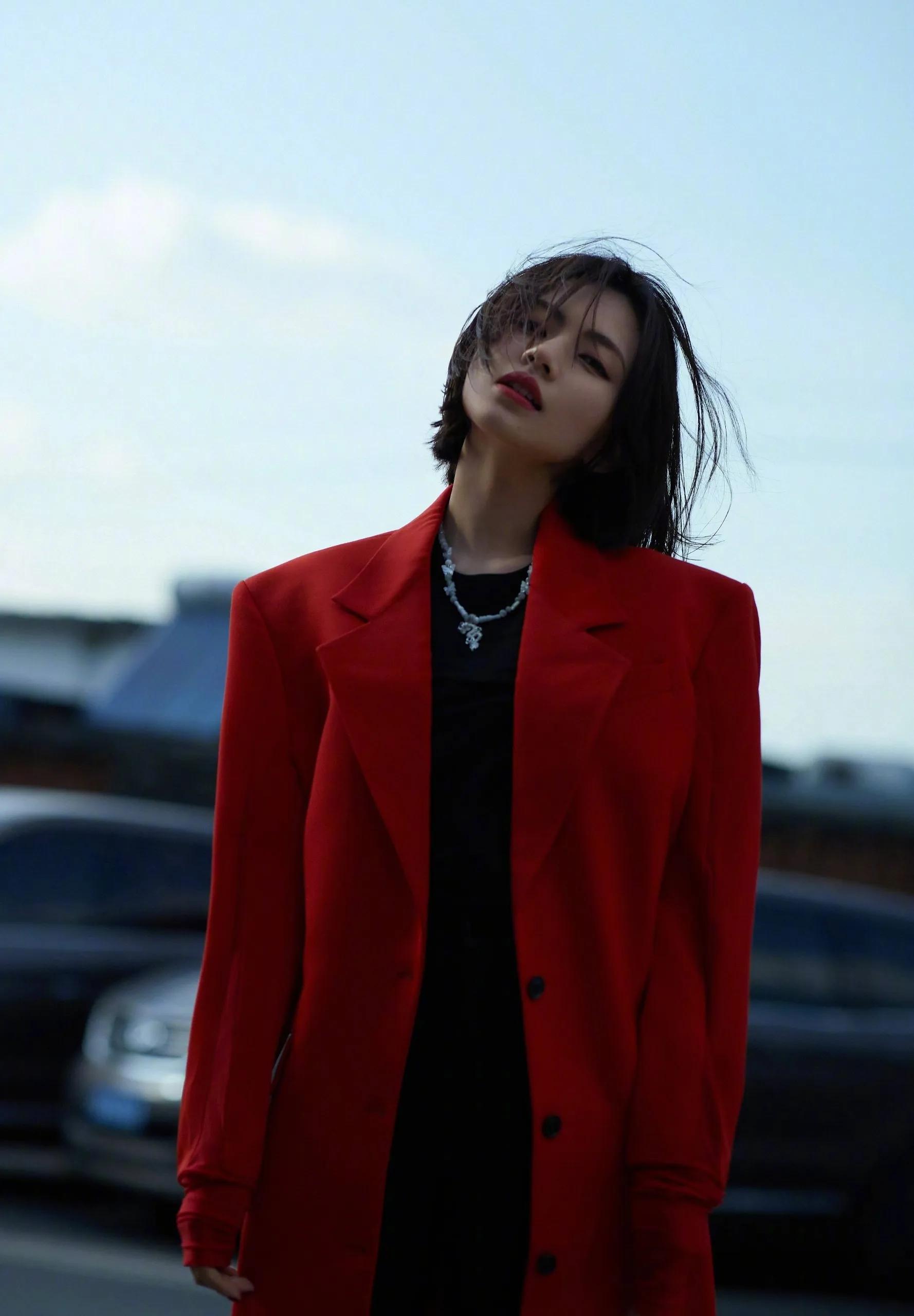 刘惜君的时尚穿搭，每一套都好看，她的每一面，都能给人美的享受