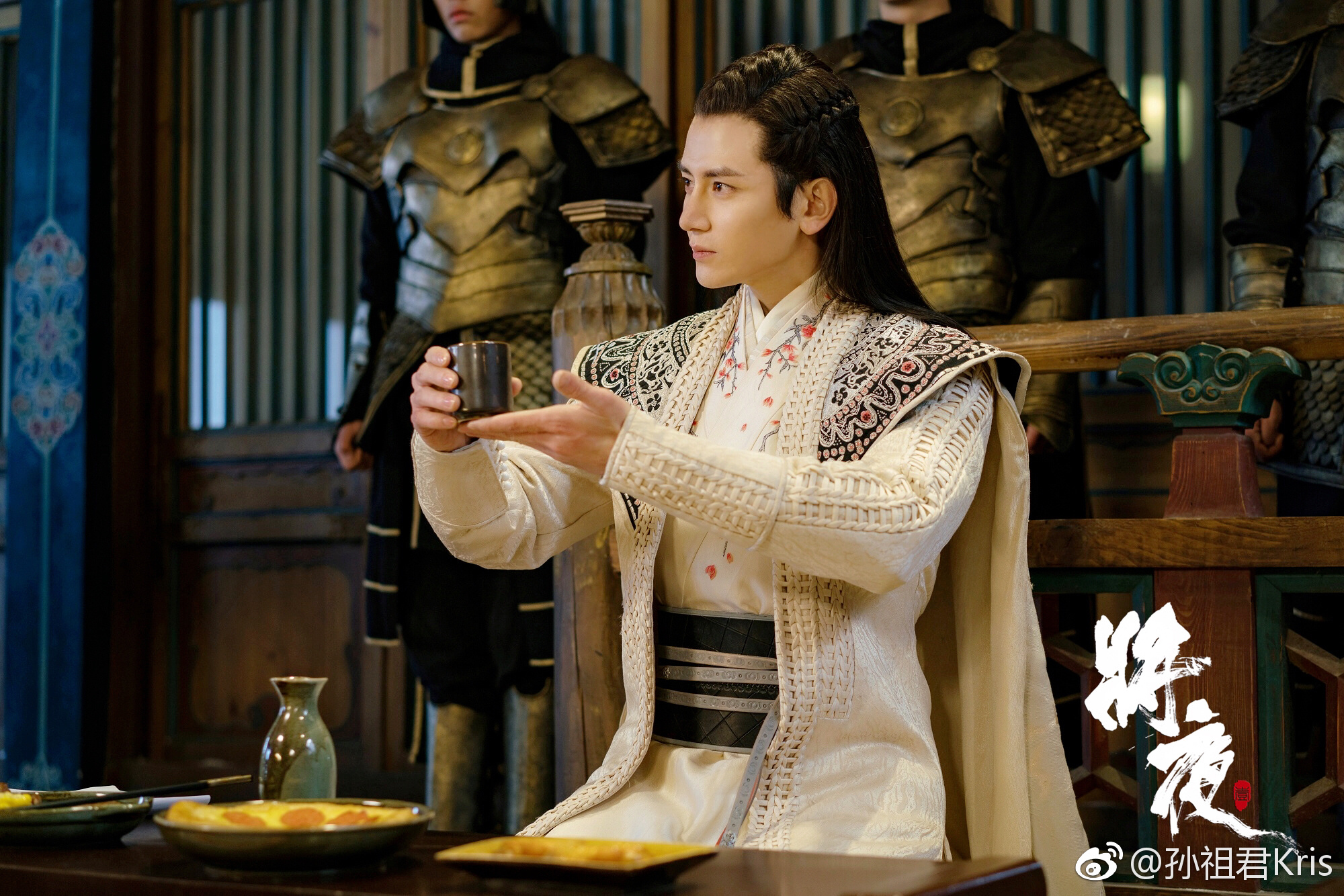 和陈钰琪二搭，在《镜双城》饰演李易峰弟弟，刘亦菲新剧也有他