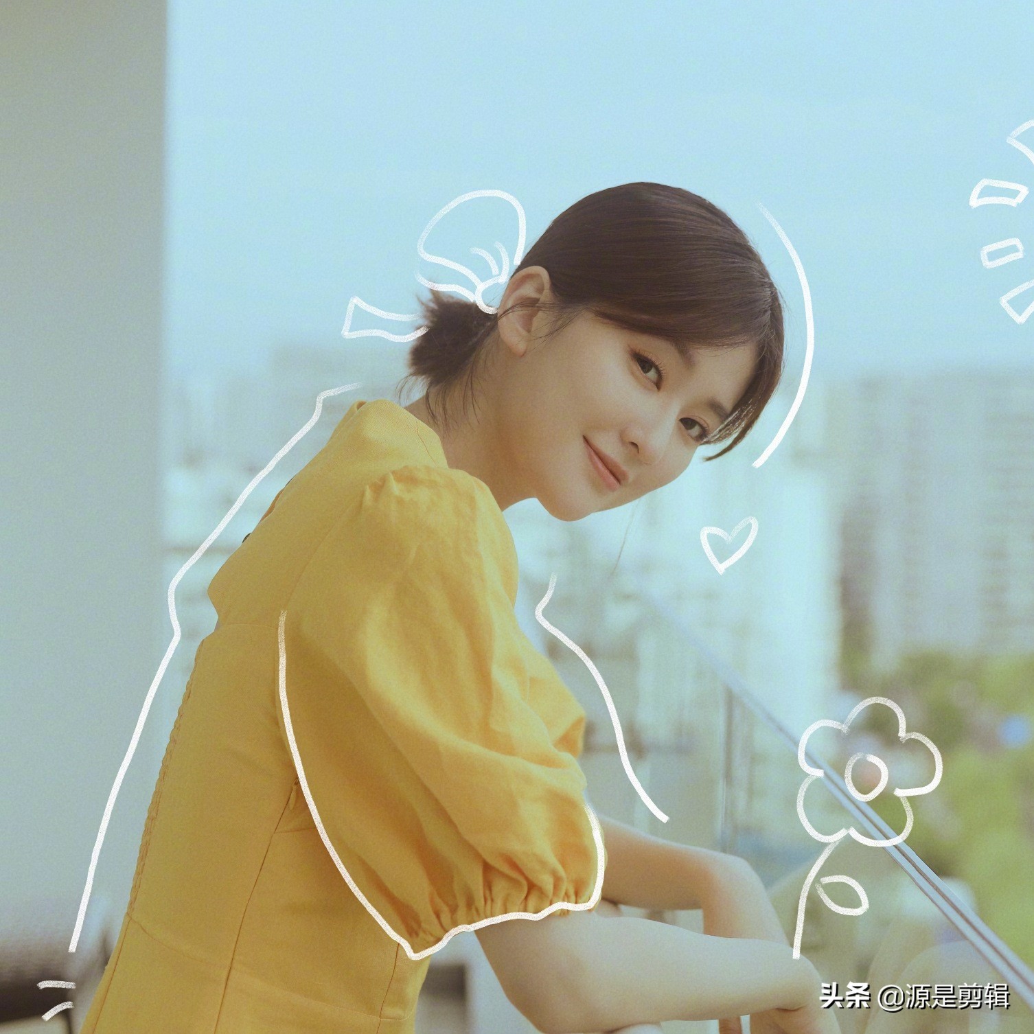 乔欣身穿黄色连衣裙清纯可爱