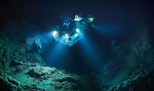 科技无法到达那么深，那么马里亚纳海沟的深度是如何测量出来的