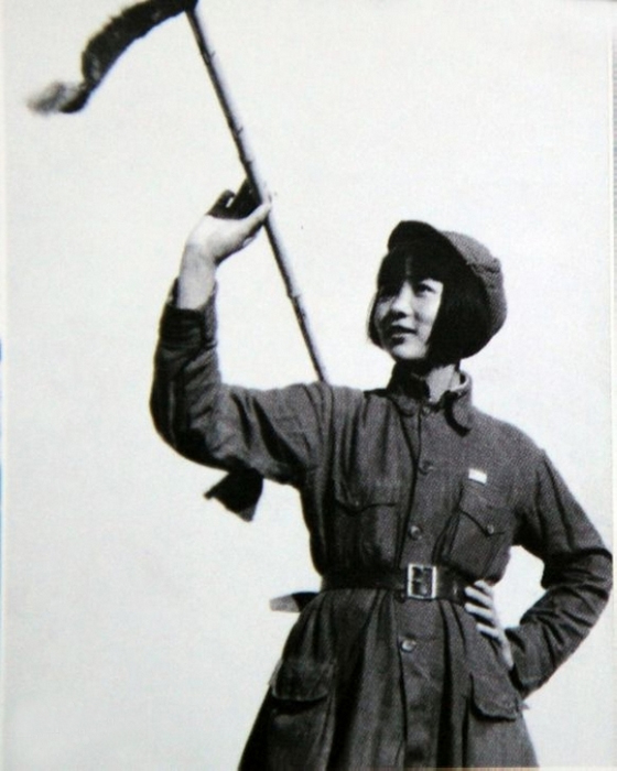 艺术家田华：与初恋丈夫爱一生，儿子去世当天她为何还去当评委？