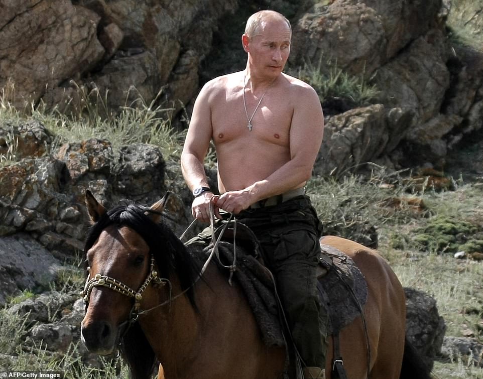 G7领袖公然嘲笑普京：我们要脱掉上衣吧，赤裸上身骑马的那种