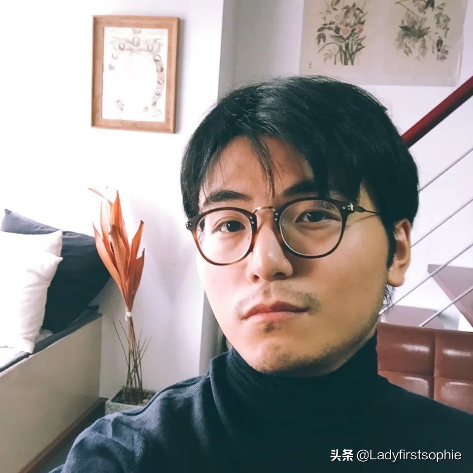 艺术书店老板的他如何利用 9 样好物，把家打造成极致舒适时髦的？
