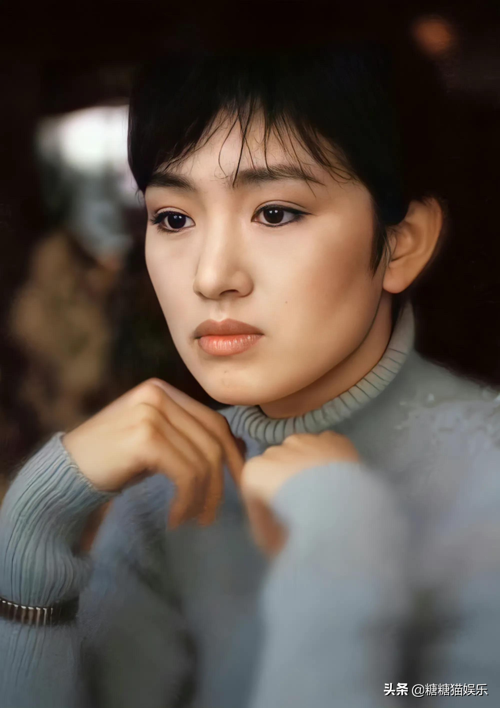 巩俐年轻时明艳动人,就这样的颜值还有人说不美