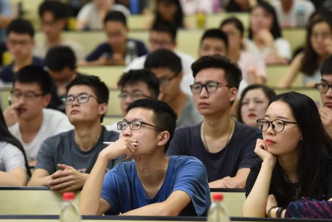 又一“铁饭碗”明确涨工资，部分地区已落实，不再羡慕公务员待遇