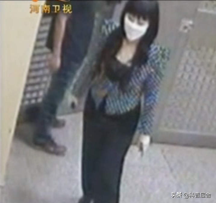 2014年，55岁老太假扮大学生同时交往4个男孩，老太：我就是好色