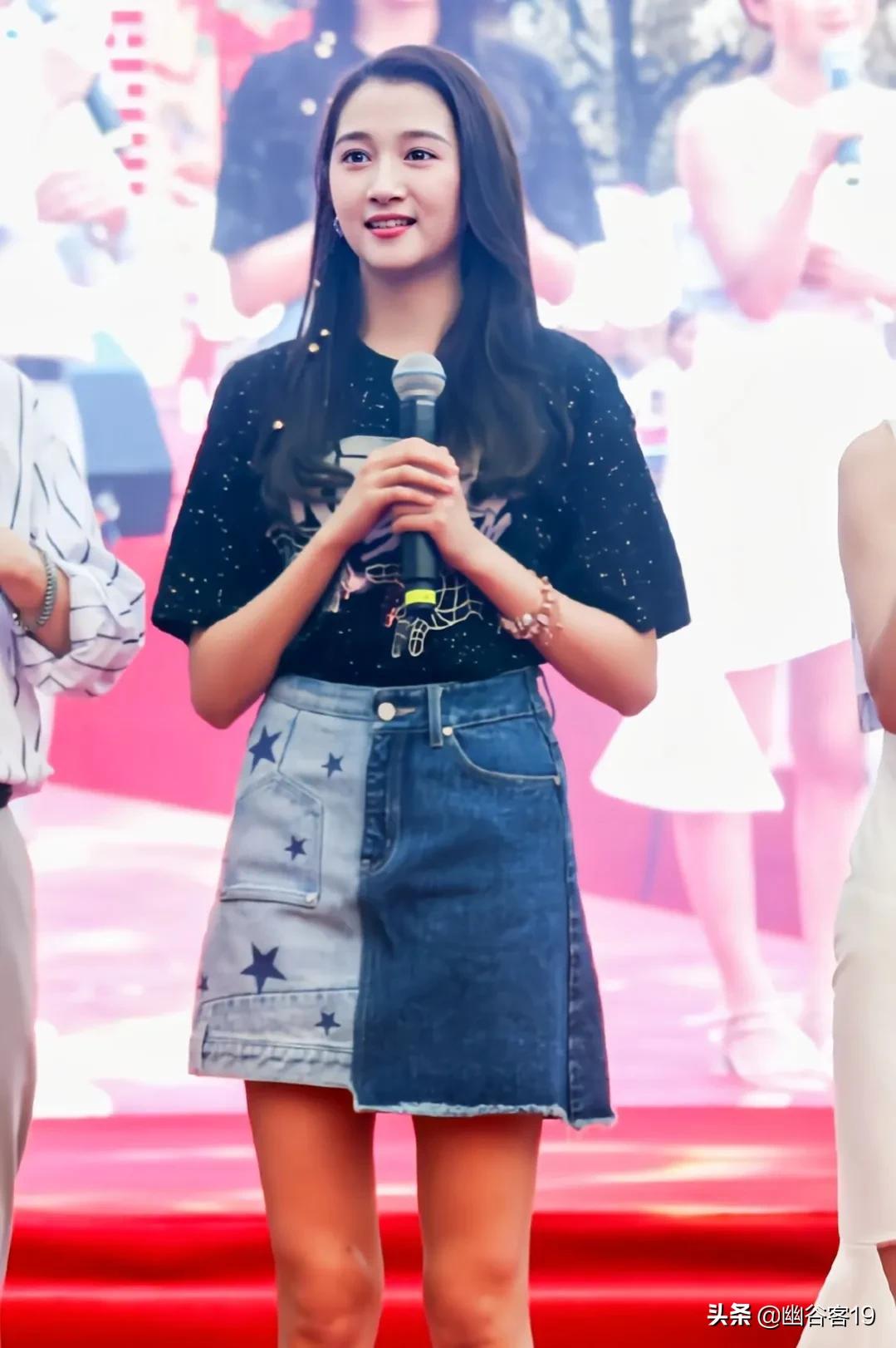 这个女孩是谁？关晓彤吗？