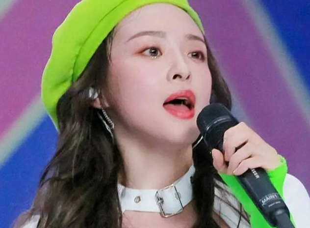 北大美女学霸走红，毕业后选择进娱乐圈，却因艺术生身份引质疑