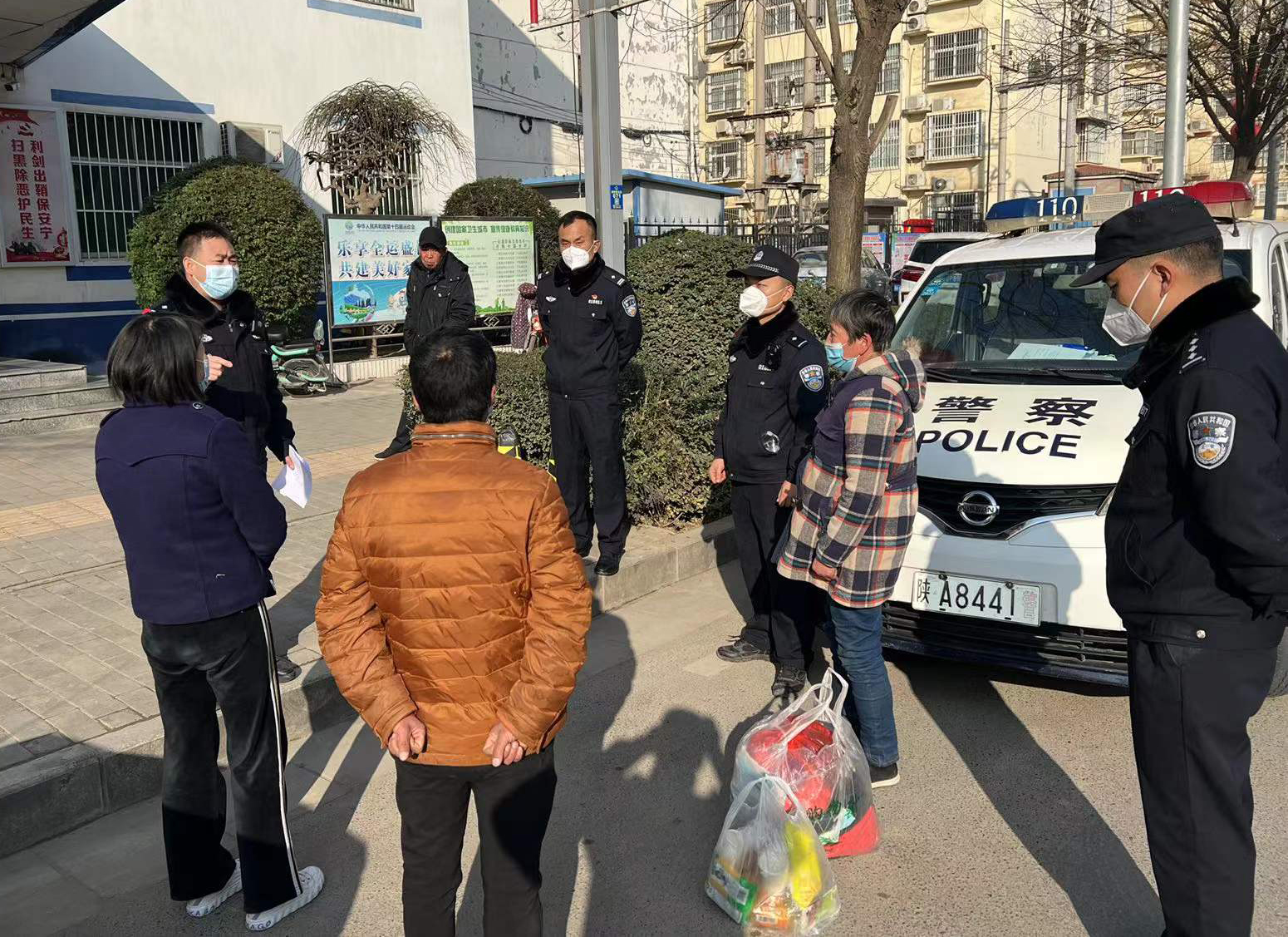 西安临潼公安：疫情之前显初心 服务群众暖民心