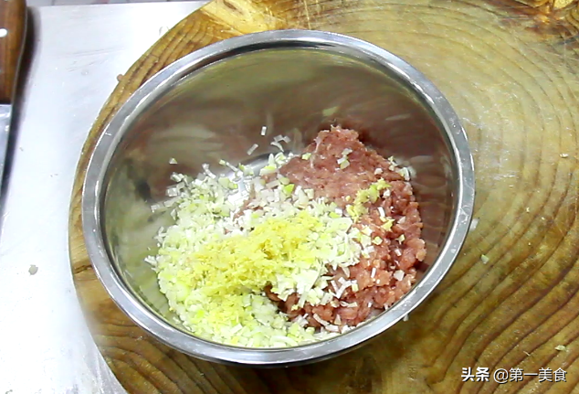 豬肉丸子的做法,豬肉丸子的做法及配方