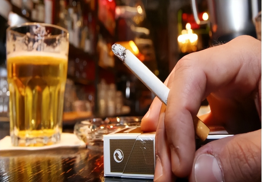 别把喉癌当成咽炎，若颈部有3种表现建议引起重视，别后知后觉