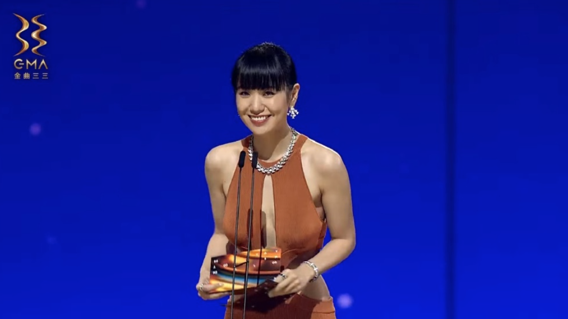 这是颁奖还是开业？金曲奖艺人造型齐翻车，现场变成乡村大舞台？