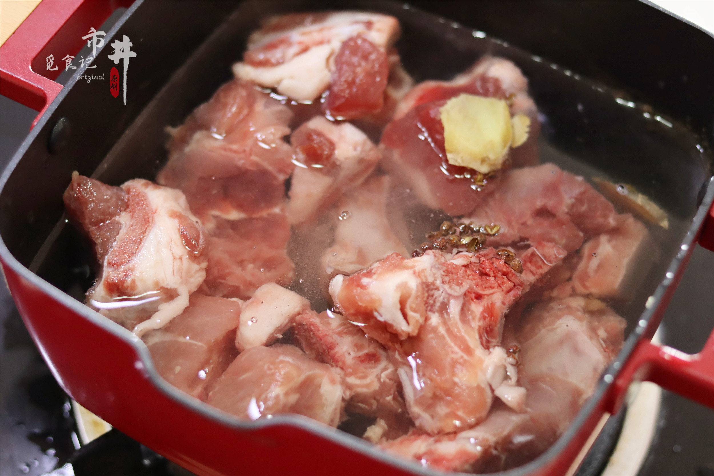 資深吃肉愛好者：排骨這吃法，回回不夠吃，香到家，有條件的試試