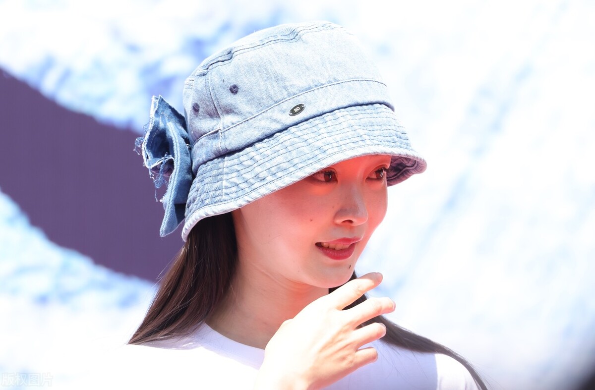 电视剧《长风渡》开机 宋轶白Tee搭渔夫帽纯净赶集笑容甜美