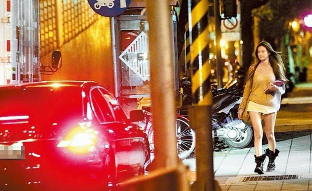 李靓蕾控诉王力宏10小时后，有6名明星受牵连，有的甚至连夜报警