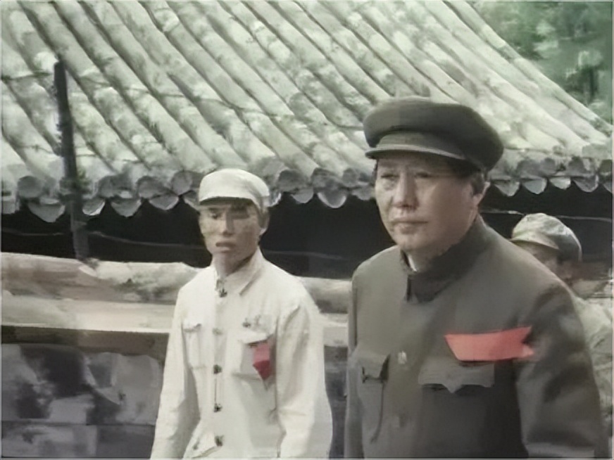 李银桥想追女同志，请毛主席出主意，毛主席：银桥，你太老实了