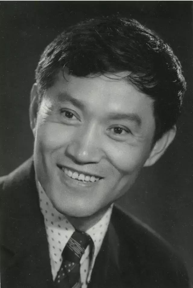 牛犇，资助百位学生，与初恋相守60年，晚年住养老院，令人泪目