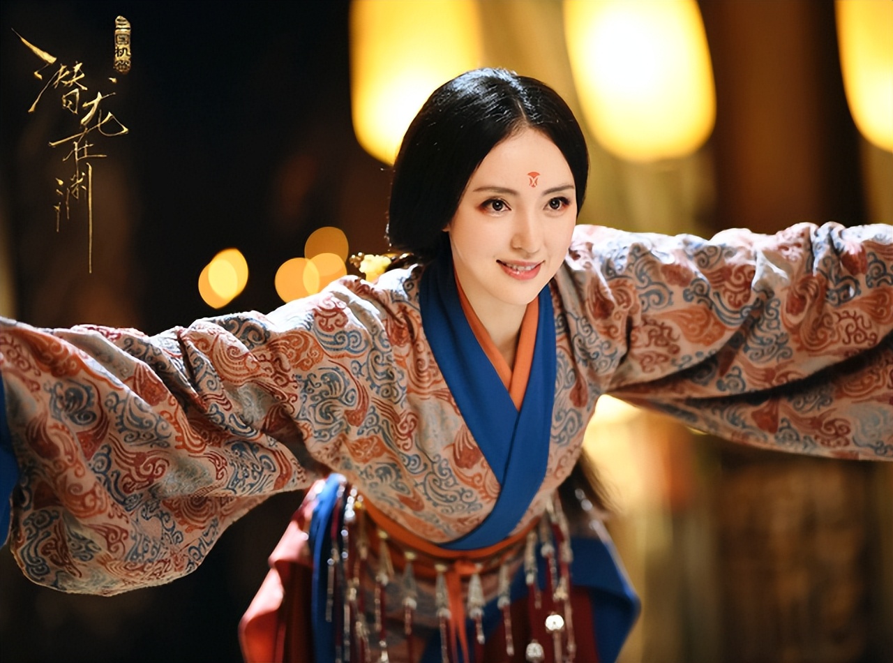 12版貂蝉对比：有人柔弱妩媚，有人彪悍到差点干掉董卓统一三国