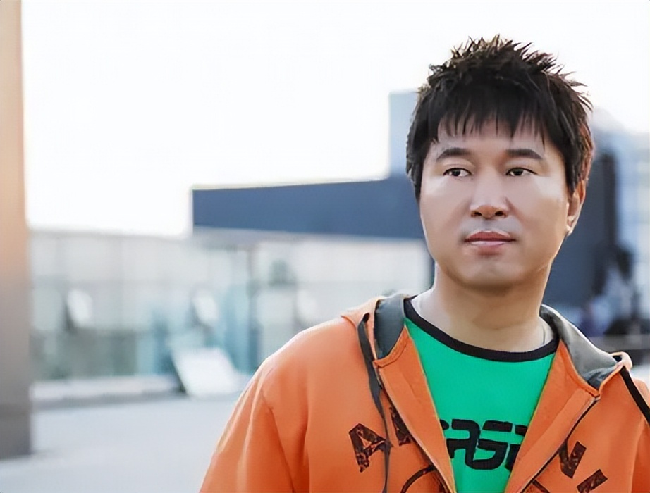 歌手满文军：两次婚姻两副面孔，他的故事比你看到的更恶劣