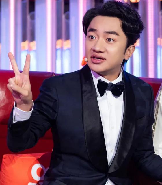 “王宝弱”与“树根”PK扮演“树先生”，是致敬经典还是故意扮丑