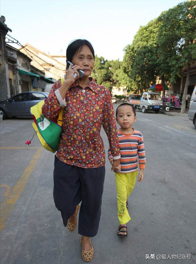 10年前，那个抱起“小悦悦”的拾荒阿姨陈贤妹，后来怎么样了？