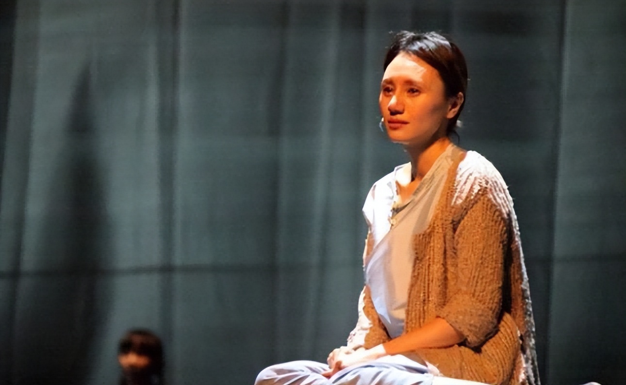 长着一张红颜祸水的脸，感情经历却洁白如纸，这12位女星太稀缺