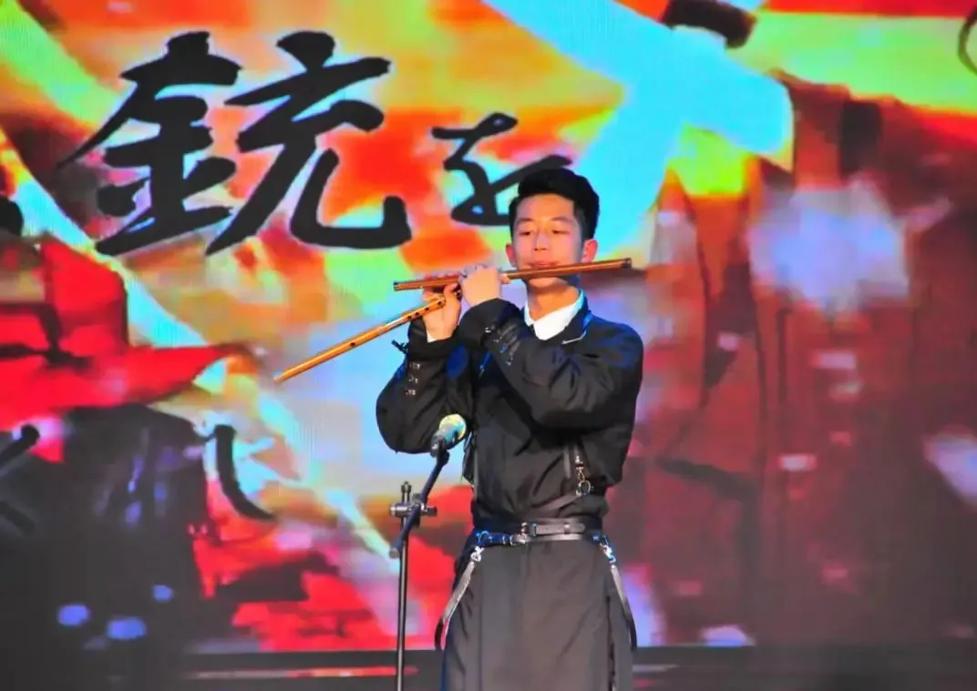 湘潭市三中举行第21届校园艺术节暨庆元旦迎新年文艺汇演活动