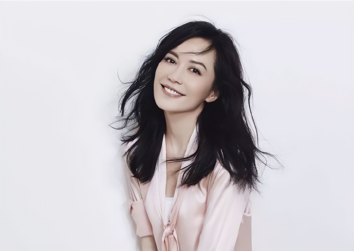 “女人30豆腐渣”？这6位“徐娘半老”的女星，个个风华不减