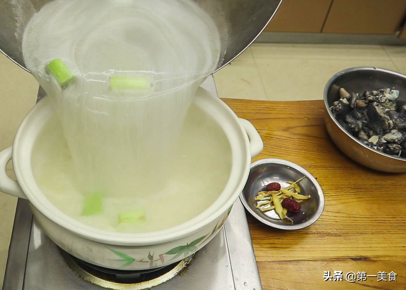 3.8女神节！建议女人：不论贫富，8种食物该吃就吃，别老想着省钱