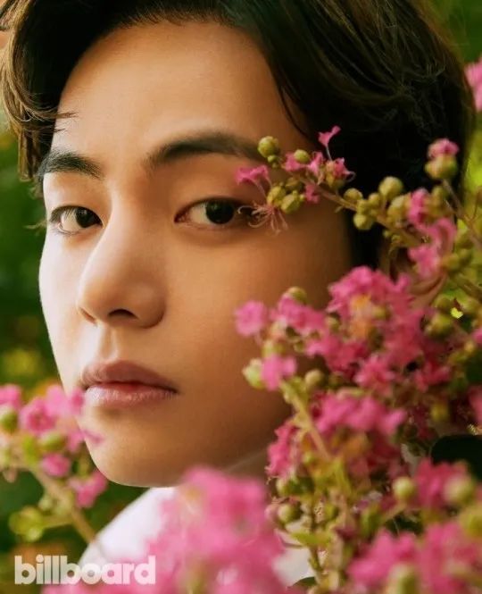 林允儿 泫雅 IU 郑容和 NANA 雪炫 LISA 玄彬 金泰妍 秀智 李光洙 V 车银优等