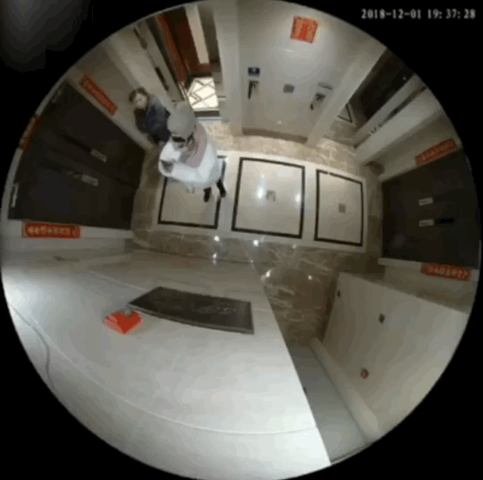 和宝强的婚姻闹剧让她成为了圈子里作和傻的代表人物——马蓉