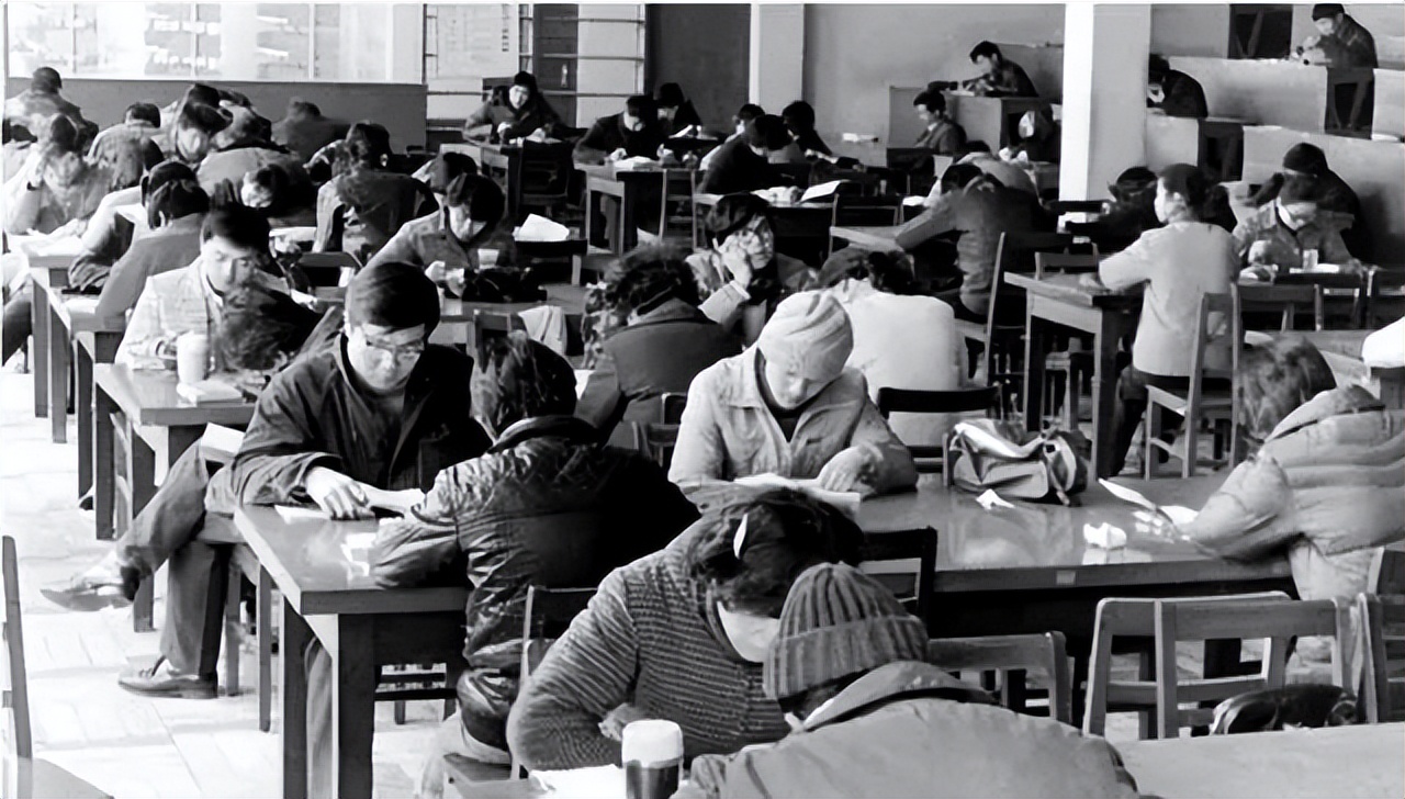 高考1977-2021，哪一张照片是属于你的记忆，太珍贵