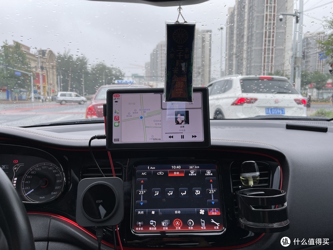 便携式轻车机 - 解决了小众车型加装CarPlay的难题