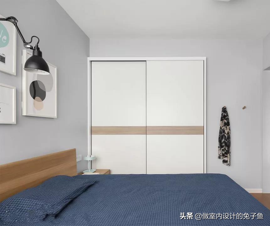 卧室放了“大衣柜”房门开不大，门“向外”开好吗？其实很有讲究