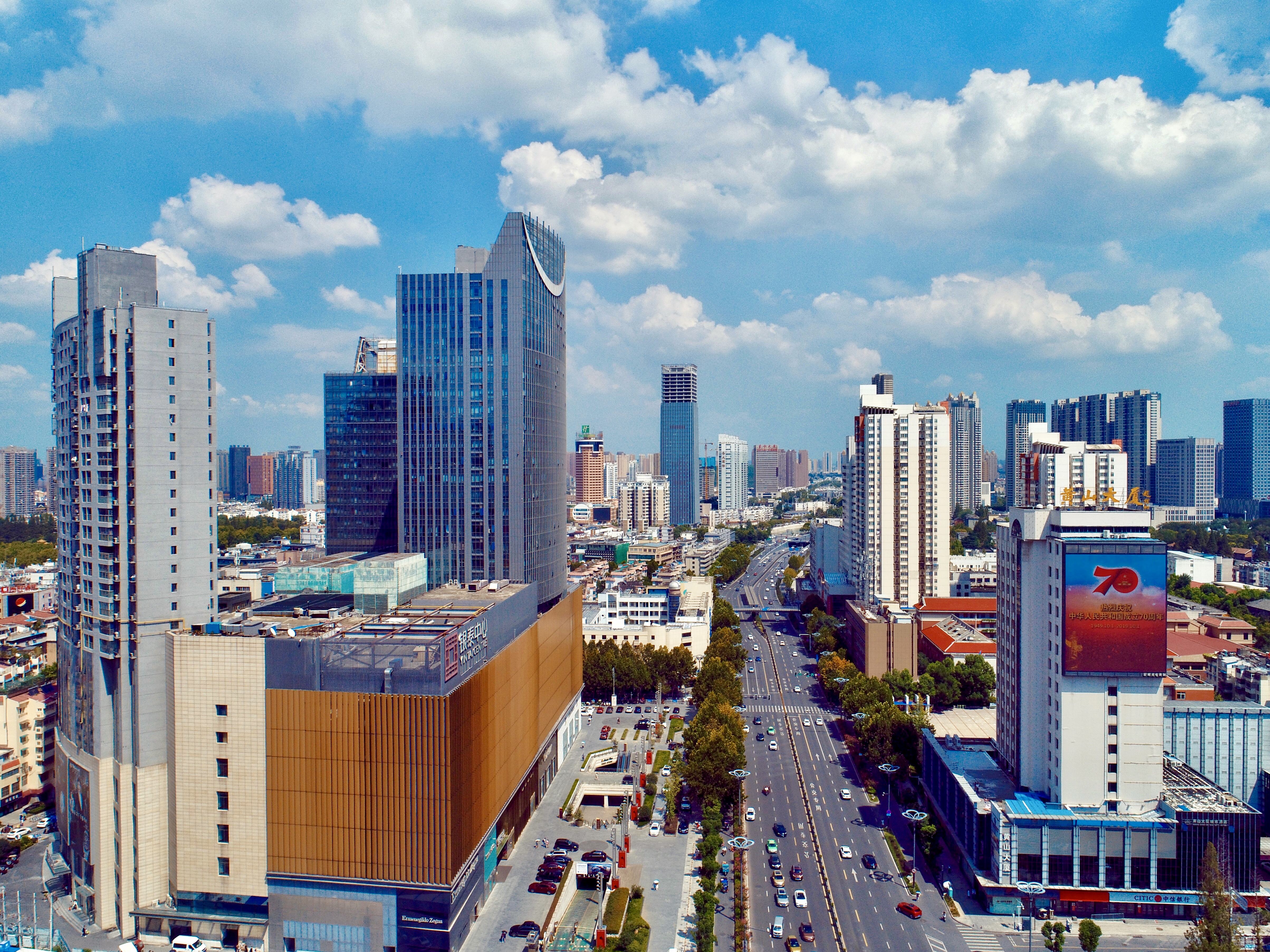 请问,巢湖学院是在合肥市吗?这所高校到底是位于市区还是县城?