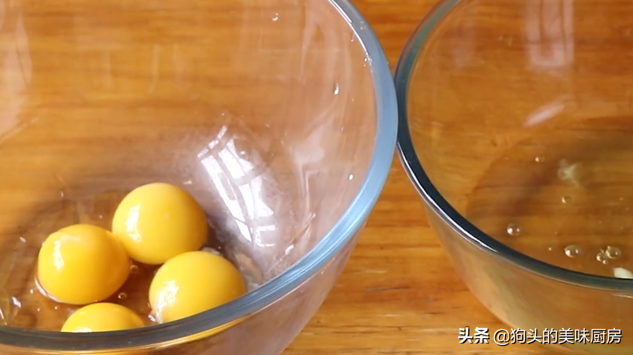 圣诞吃蛋糕，不用烤箱也能做，方法简单，孩子爱不释手，一看就会