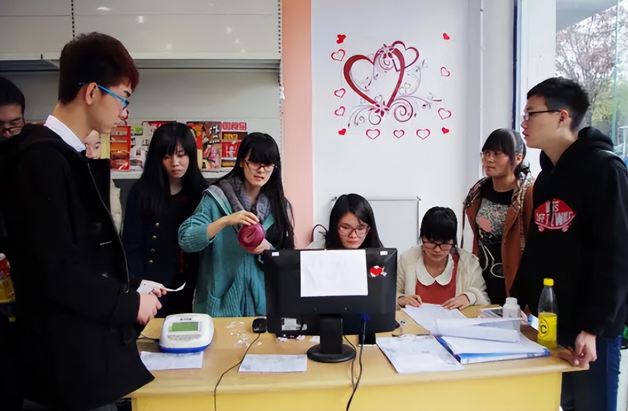 普通家庭培养一名大学生，需要花费多少钱？家里有学生的可以看看