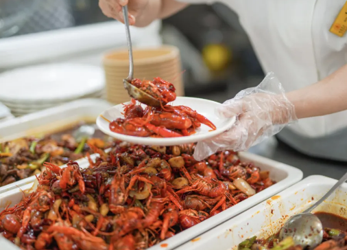 大学“阴间食堂”走红，边吃饭边觉得背后冒凉风，网友：地府风情