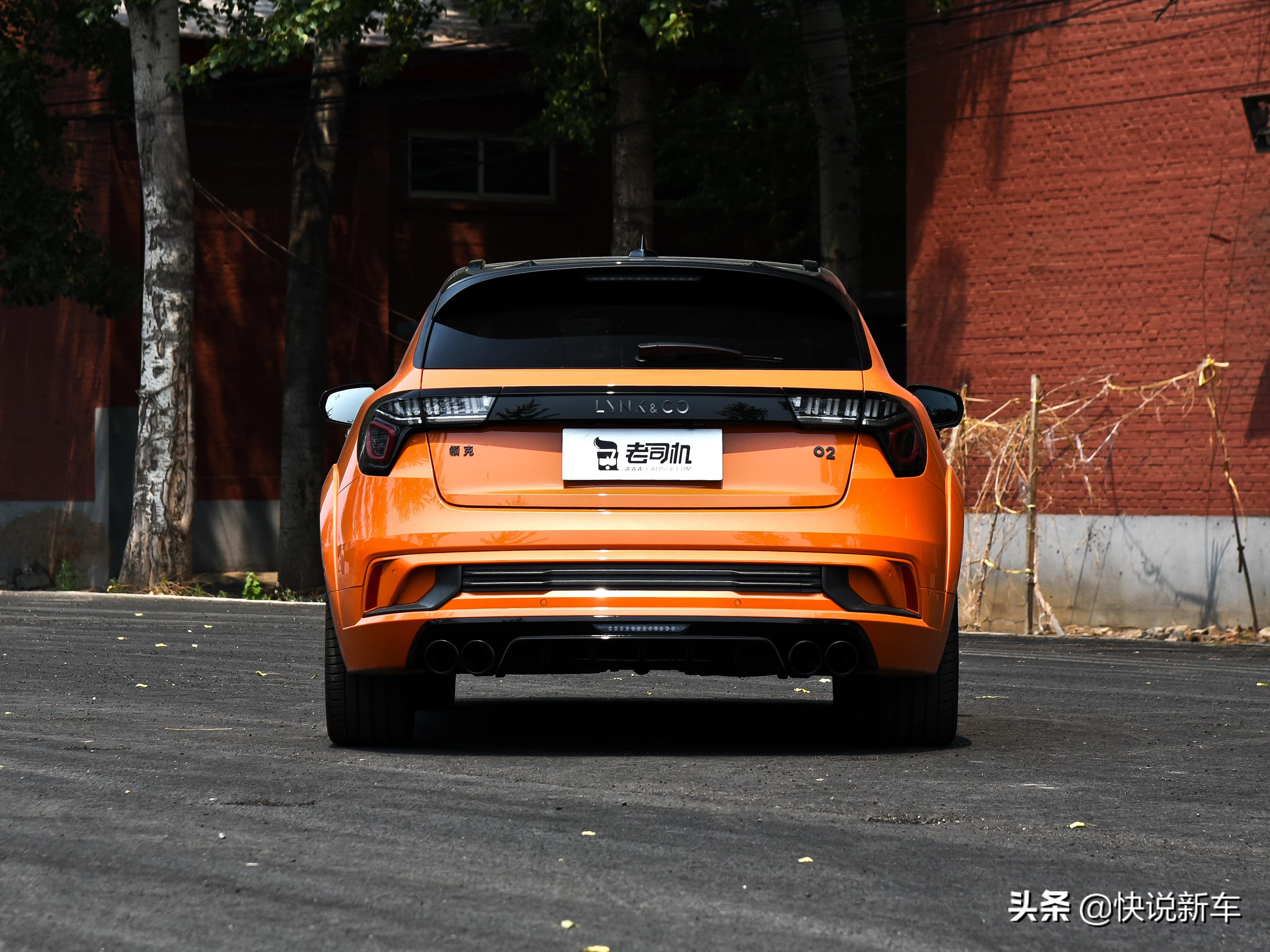 价格低至17.68万元,前脸个性,设计浪漫,实拍领克02 hatchback