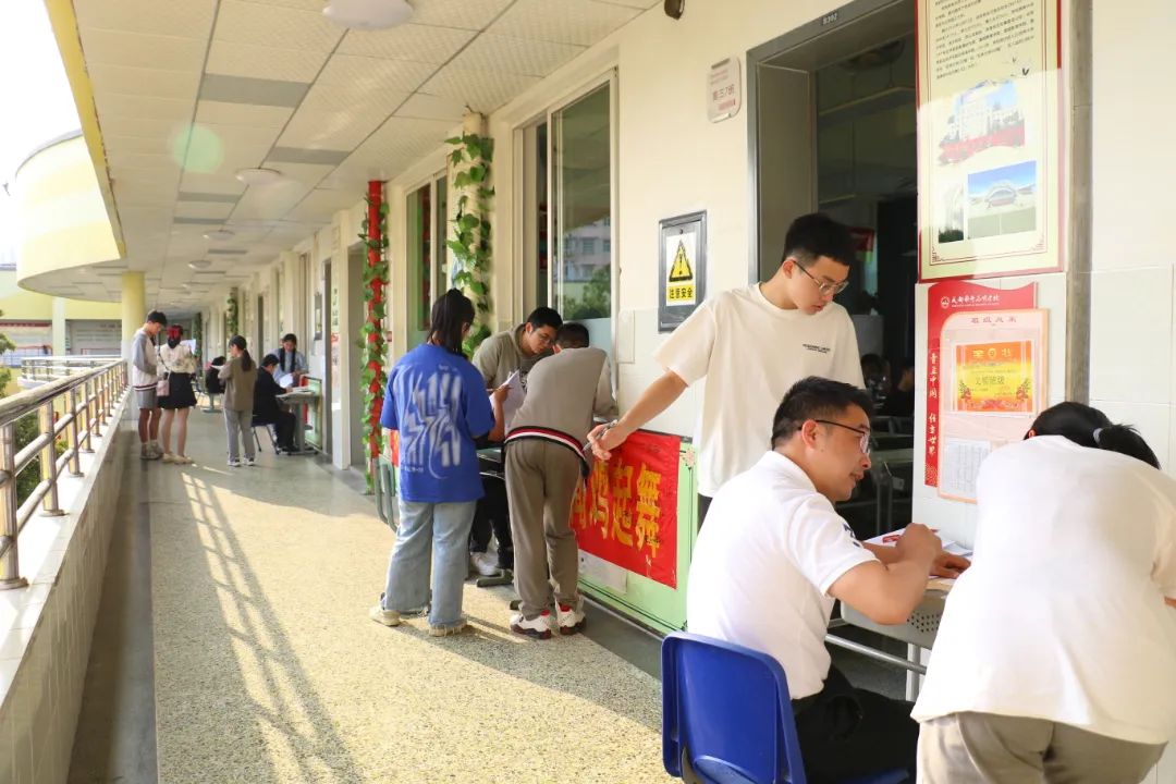 高考倒计时40天！致敬每一位成都为明的追梦者，决胜高考志做黑马