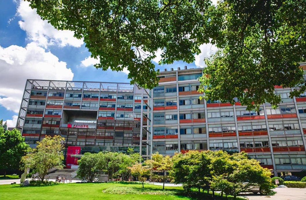 2022上海高校排名出炉，同济、上海科技进步迅速，上财无缘前5