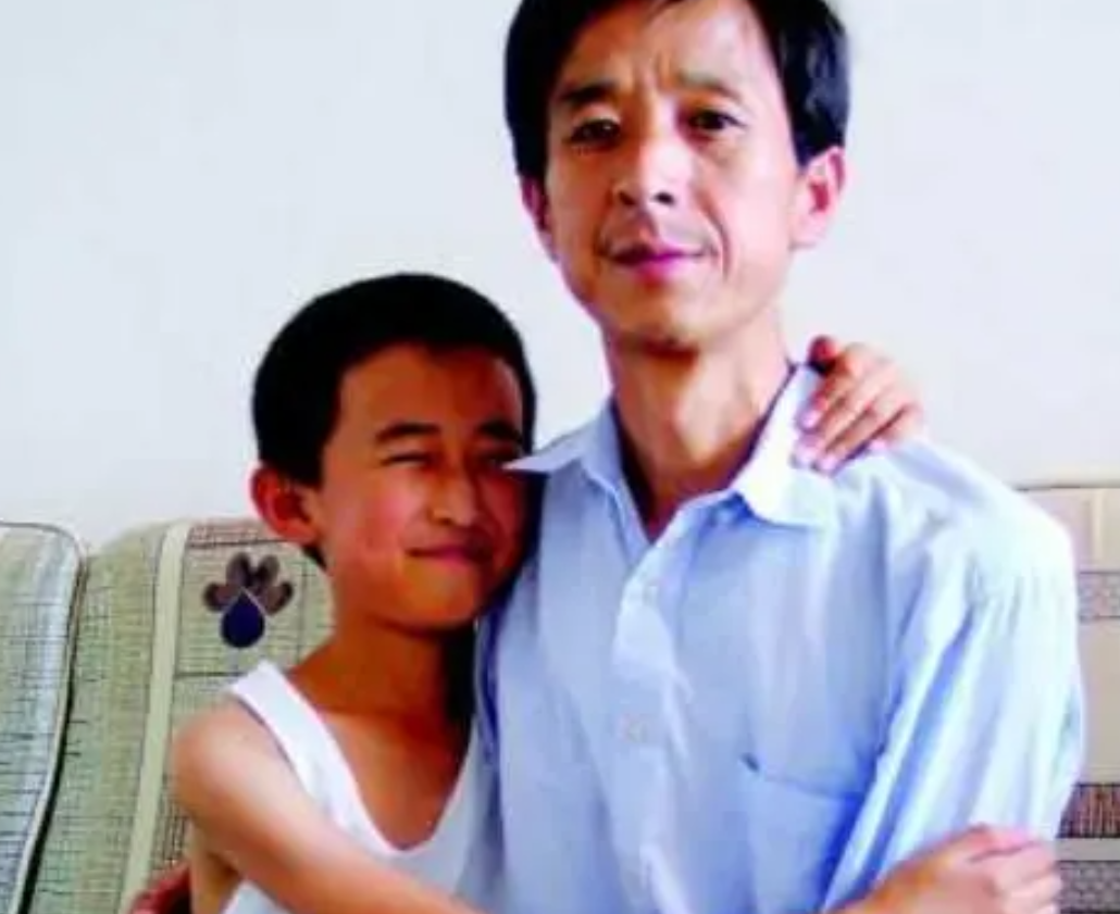 那个10岁参加高考，16岁读博，强迫父母在北京买房的男孩现状如何