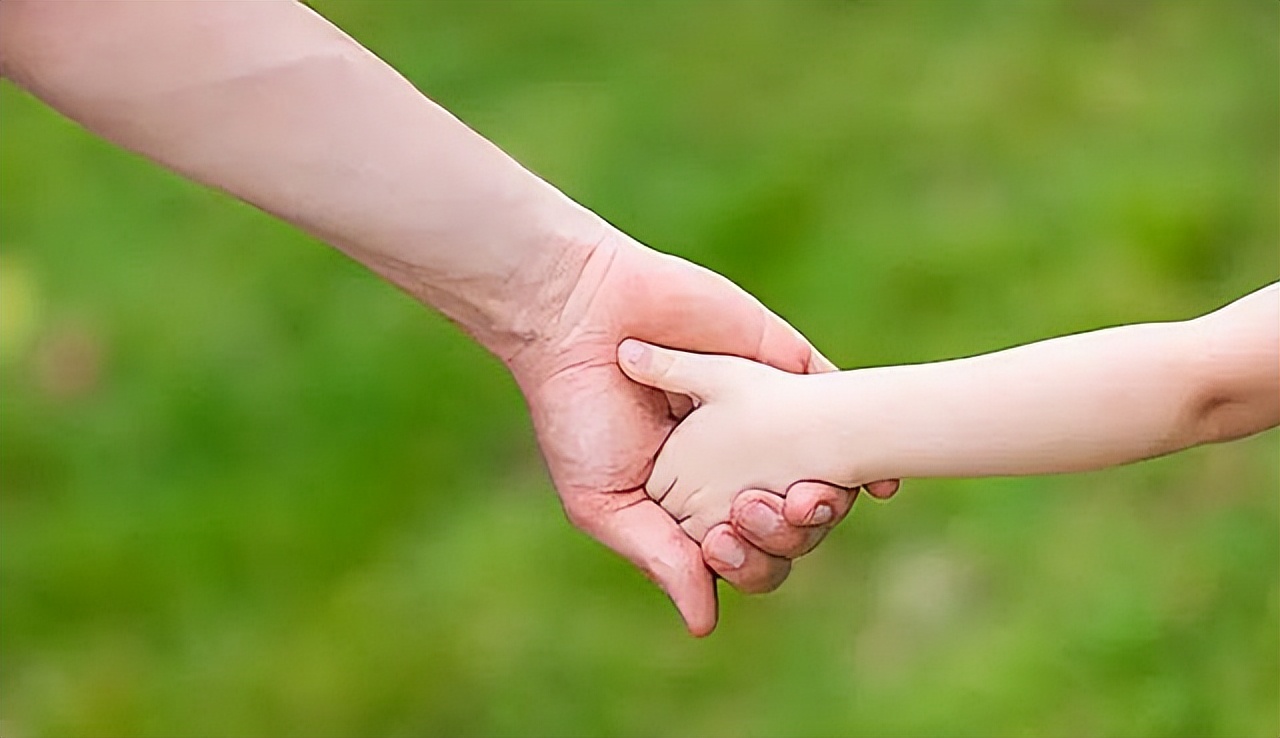 武汉三口之家：父女三人无血缘，父亲不是亲生的，妹妹不是亲妹妹