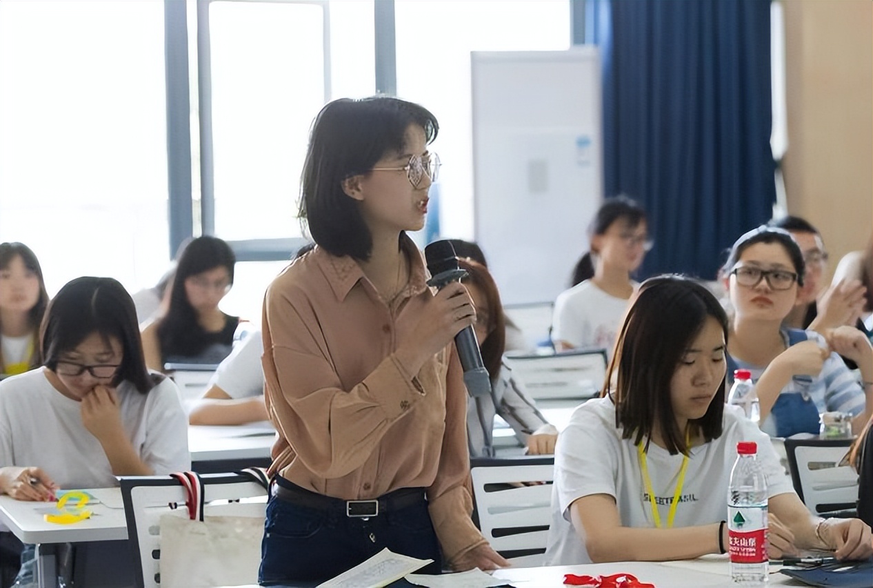 学生的礼貌遇上校方的真诚，宁大后勤处火了，贴心服务看酸外校生